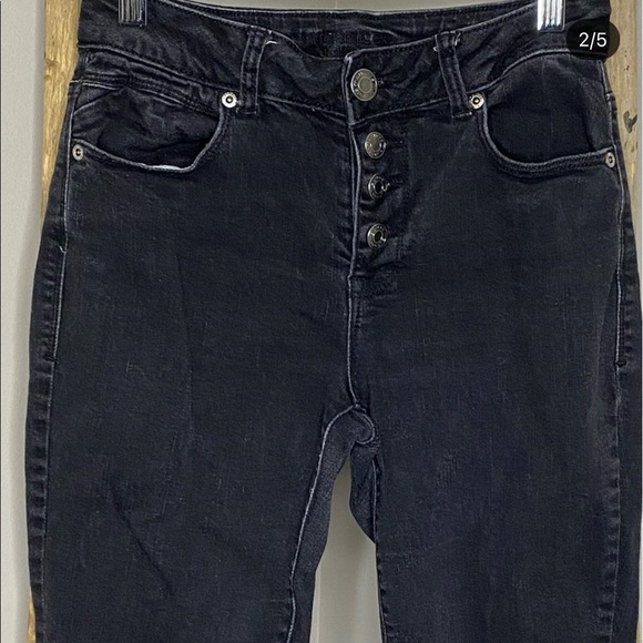 Skinny Jean - Picture 2 of 5